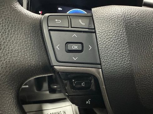 Used 2025 Toyota Camry LE image 19