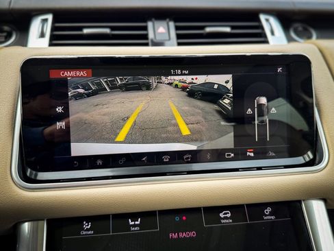 Used 2018 Land Rover Range Rover Sport HSE image 16