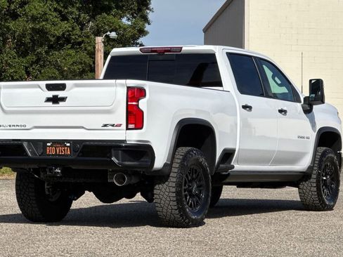 Certified 2025 Chevrolet Silverado 2500 ZR2 w/ Technology Package AWD/4WD image 4