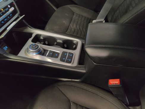 Used 2021 Ford Explorer XLT RWD image 26