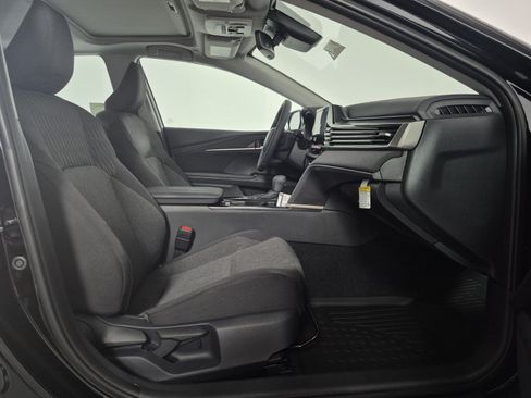 New 2026 Toyota Camry Hybrid FWD image 33