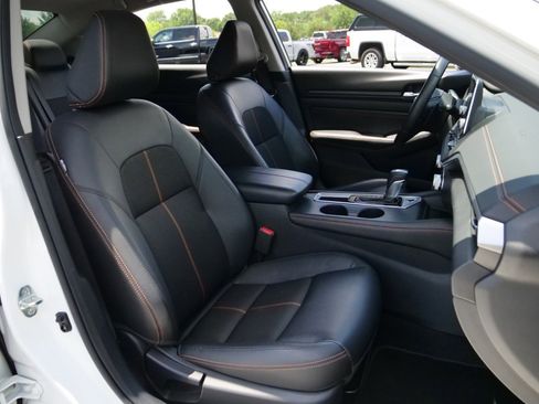 Used 2020 Nissan Altima 2.5 SR FWD image 29