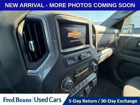 Used 2022 Chevrolet Silverado 1500 Custom image 17