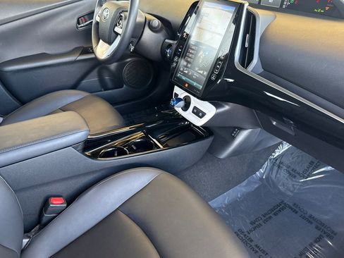 Certified 2018 Toyota Prius Four image 18
