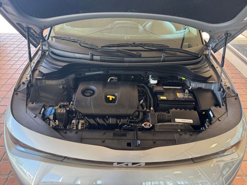 Used 2025 Kia Soul LX w/ LX Technology Package image 32