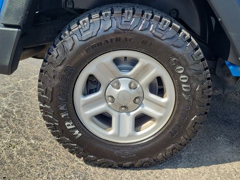 Used 2016 Jeep Wrangler Unlimited Sport AWD/4WD image 5