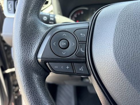 Used 2025 Toyota RAV4 XLE FWD image 22
