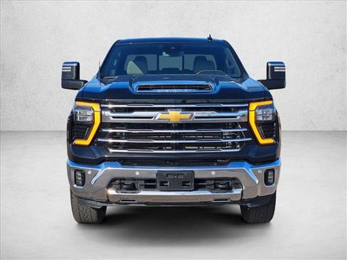 Used 2024 Chevrolet Silverado 2500 LTZ w/ LTZ Convenience Package image 2