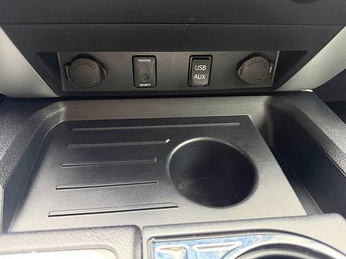 Used 2017 Toyota Tundra Limited image 25