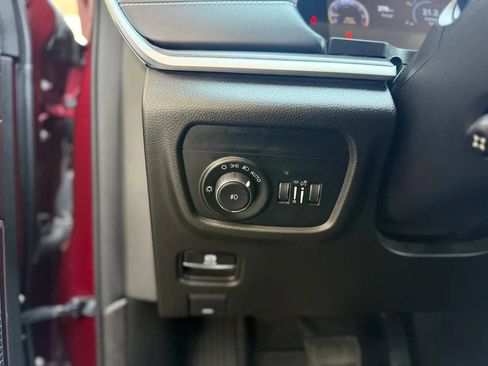 Used 2022 Jeep Grand Cherokee L Limited w/ Luxury Tech Group II AWD/4WD image 10