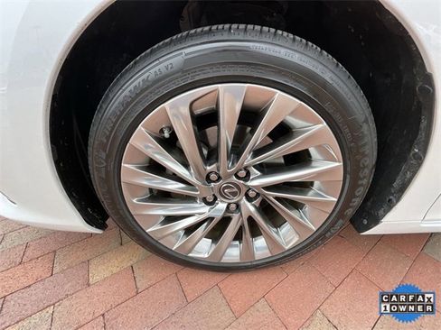 Used 2022 Lexus ES 350 Ultra Luxury image 10