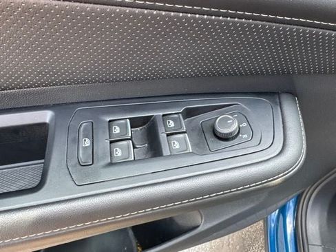 Used 2025 Volkswagen Atlas SE AWD/4WD image 9