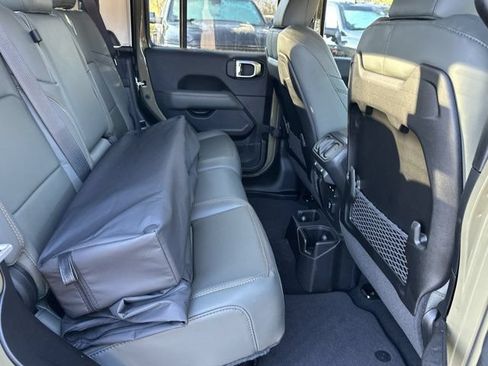Used 2026 Jeep Gladiator Mojave w/ Steel Bumper Group AWD/4WD image 16