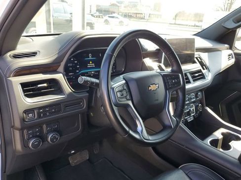 Used 2024 Chevrolet Suburban Premier image 22