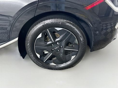 Used 2025 Kia EV6 Wind image 11