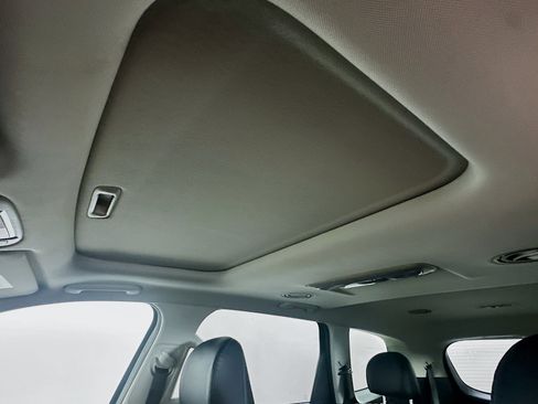 Used 2025 Kia Telluride S FWD image 26