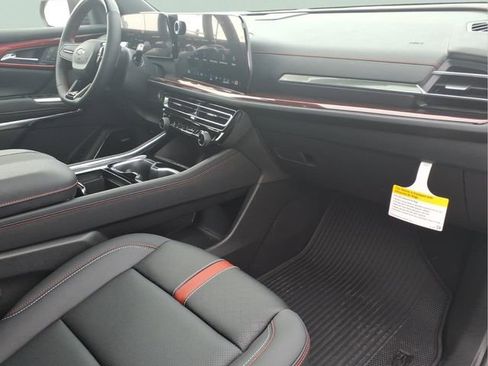 New 2026 Chevrolet Traverse RS image 24