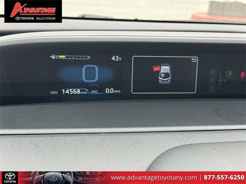 Used 2022 Toyota Prius Prime XLE image 30