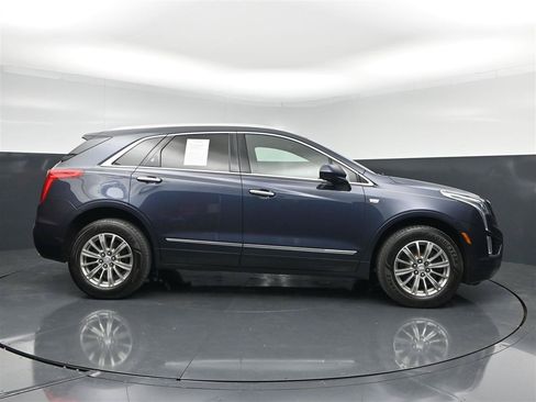 Used 2018 Cadillac XT5 Luxury w/ Driver Awareness Package AWD/4WD image 4
