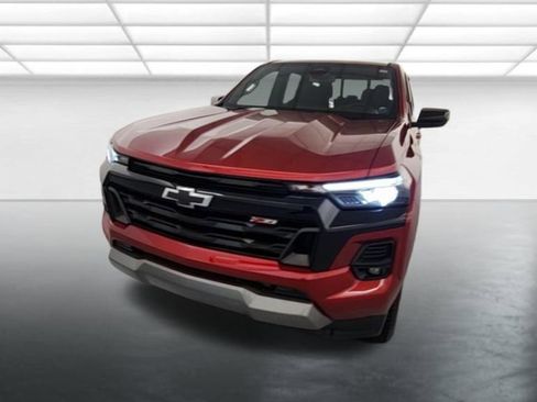 Used 2023 Chevrolet Colorado Z71 w/ Z71 Convenience Package 2 AWD/4WD image 3