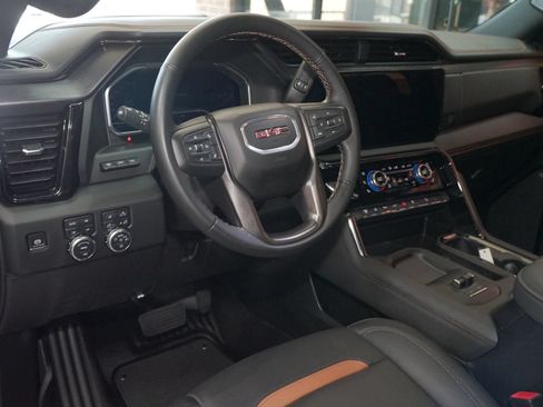 Used 2024 GMC Sierra 2500 AT4 w/ Technology Package AWD/4WD image 2