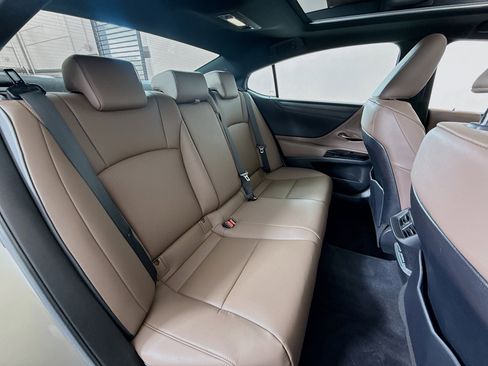 Used 2023 Lexus ES 350 w/ Premium Package FWD image 25