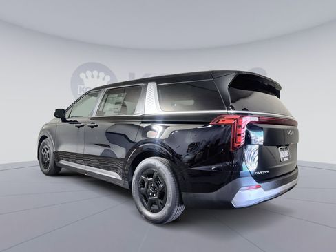 New 2026 Kia Carnival FWD image 4