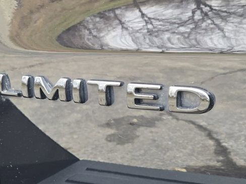 Used 2022 Ford Expedition Max Limited image 10