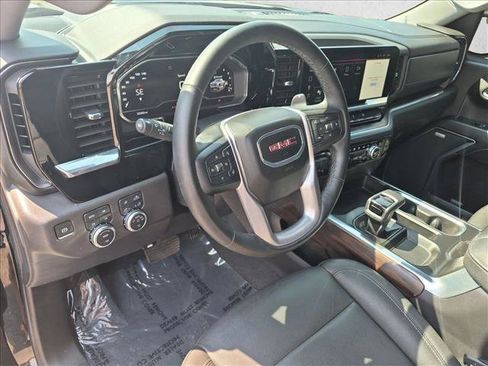Used 2024 GMC Sierra 1500 SLT w/ SLT Premium Package AWD/4WD image 9