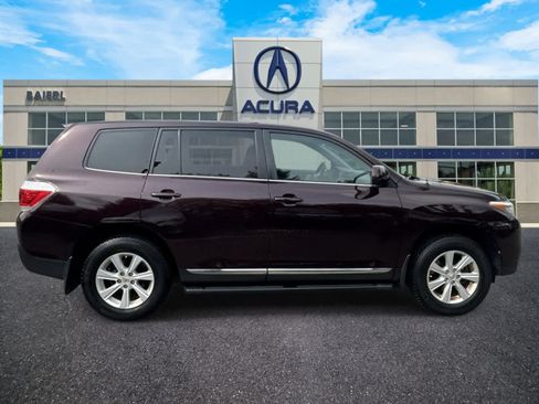 Used 2012 Toyota Highlander 4WD w/ Tow Pkg image 6