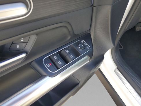 Certified 2025 Mercedes-Benz GLA 250 image 21