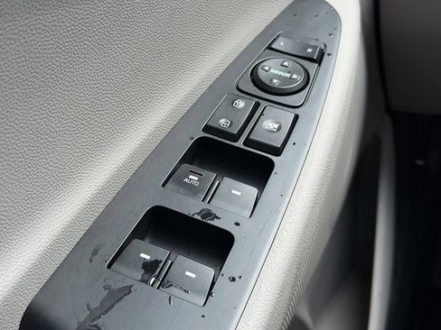 Used 2020 Hyundai Tucson Value FWD image 18