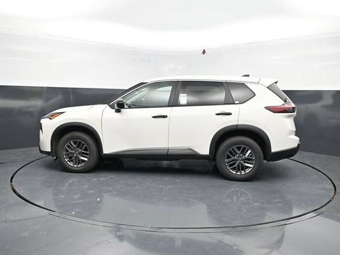 Used 2024 Nissan Rogue S AWD/4WD image 4