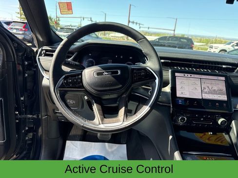 Used 2023 Jeep Grand Cherokee Overland w/ Luxury Tech Group IV AWD/4WD image 16