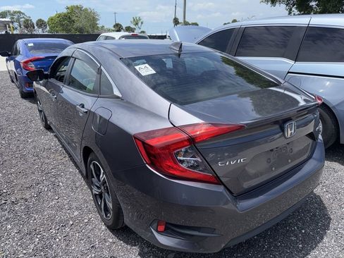 Used 2016 Honda Civic Touring image 3