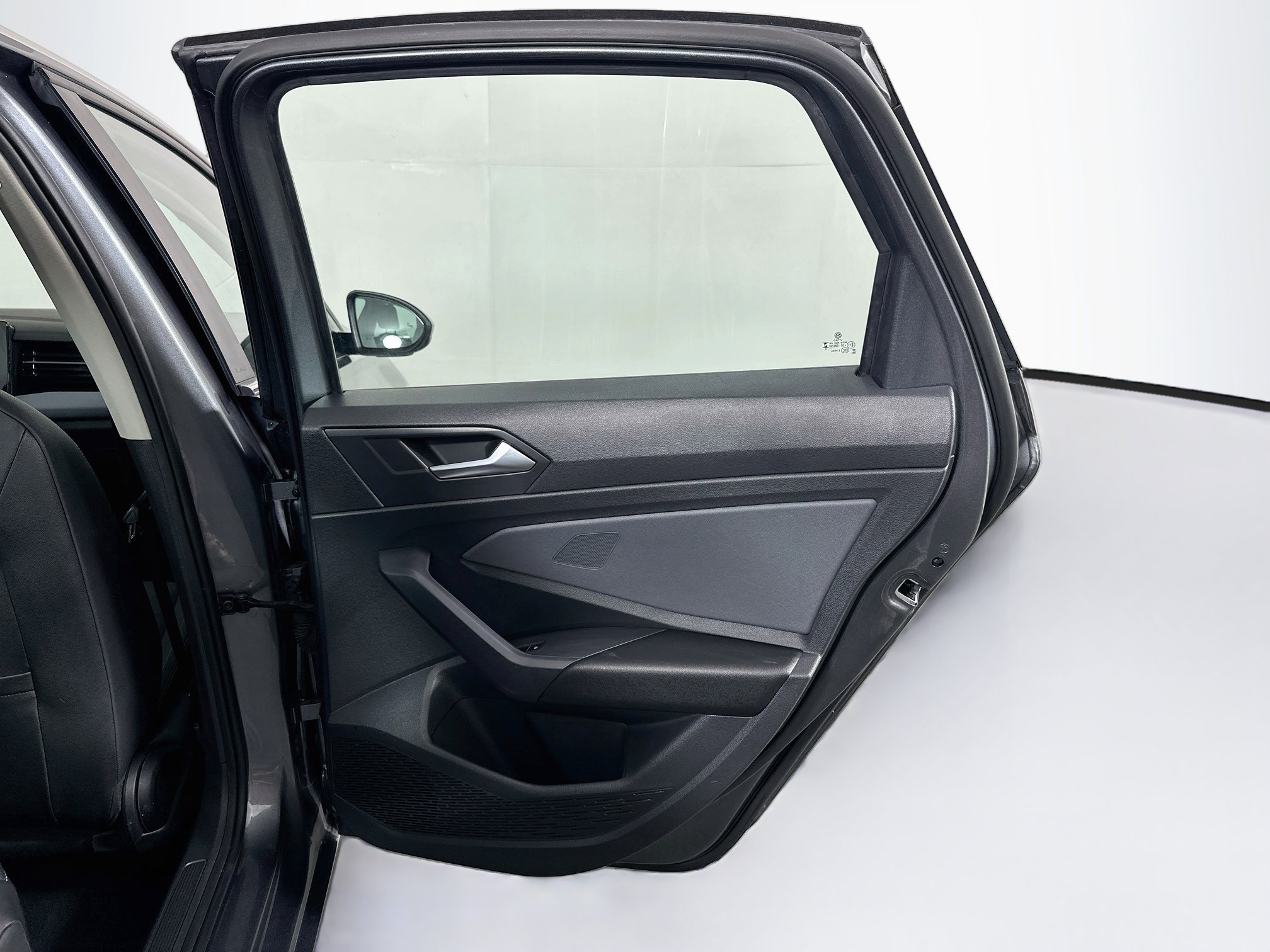 Used 2025 Volkswagen Jetta SE FWD image 29