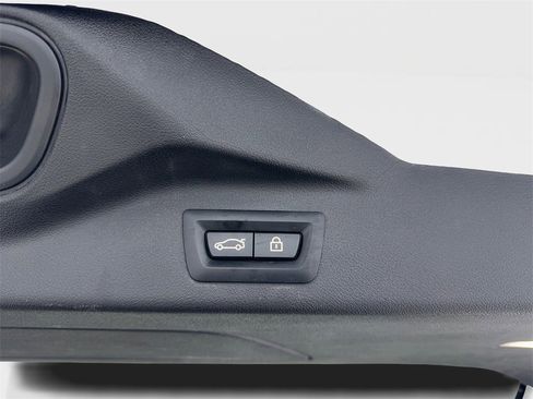 Used 2023 BMW X7 xDrive40i image 88