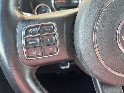 Used 2018 Jeep Wrangler Unlimited Sport S AWD/4WD image 36