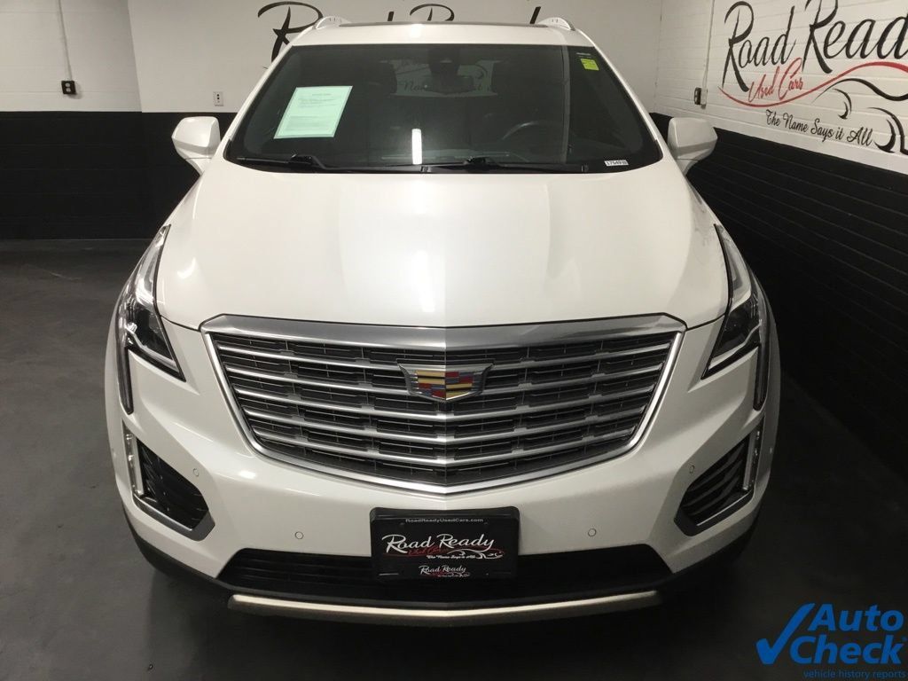 Used 2017 Cadillac XT5 Platinum w/ Driver Assist Package AWD/4WD image 4