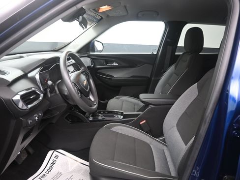 Used 2023 Chevrolet TrailBlazer LT AWD/4WD image 14