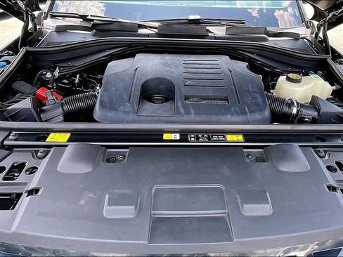 Used 2025 Land Rover Range Rover Sport SE AWD/4WD image 30