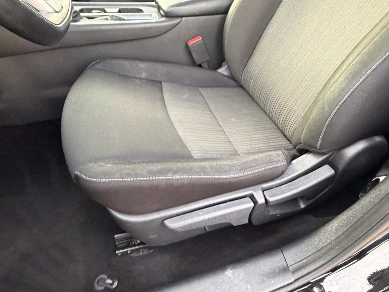 Certified 2025 Nissan Sentra SV FWD image 29