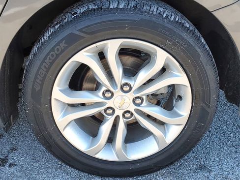 Used 2019 Chevrolet Cruze LT image 32