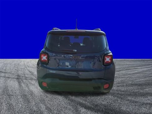Used 2017 Jeep Renegade Altitude FWD image 5
