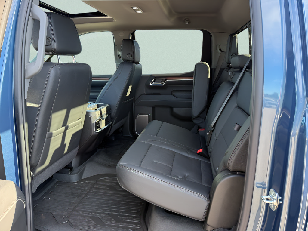 Used 2025 GMC Sierra 1500 Denali w/ Denali Reserve Package AWD/4WD image 5