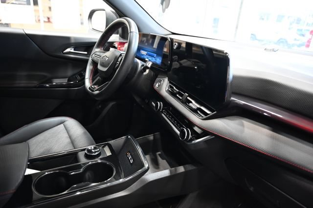 Certified 2025 Chevrolet Equinox RS w/ Safety and Technology Package AWD/4WD image 13