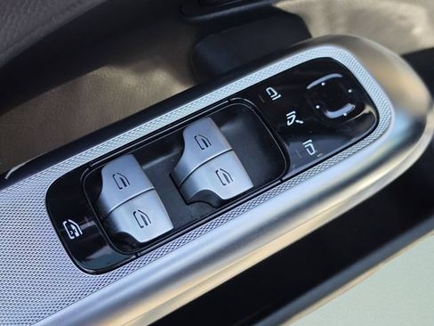 Used 2025 Mercedes-Benz E 350 4MATIC Sedan image 20