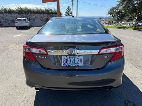 Used 2012 Toyota Camry XLE image 5