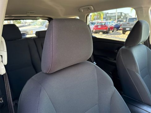 Used 2024 Nissan Rogue S image 11