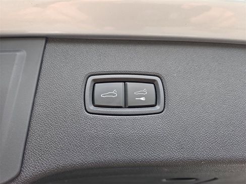 Certified 2025 Porsche Cayenne image 37